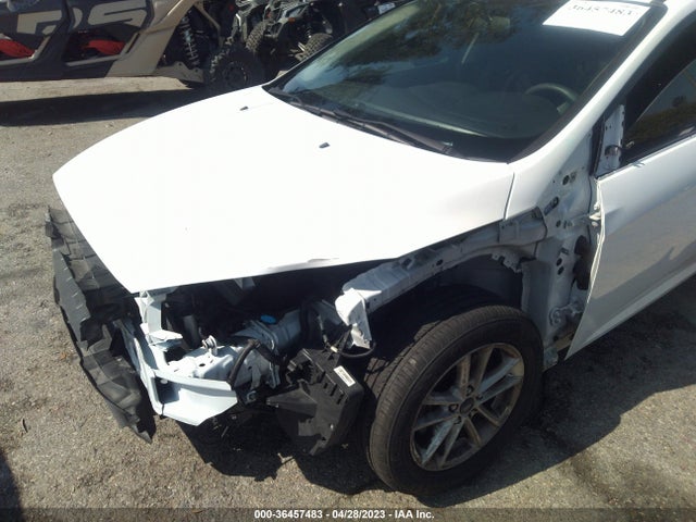 Ford FOCUS SE 2017 1FADP3F24HL271926 Image 8
