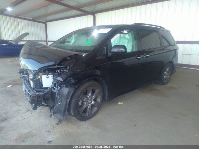 Toyota SIENNA SE 2015 5TDXK3DC0FS550979 Image 2