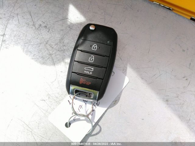 3KPFK4A79HE109003 KIA FORTE LX