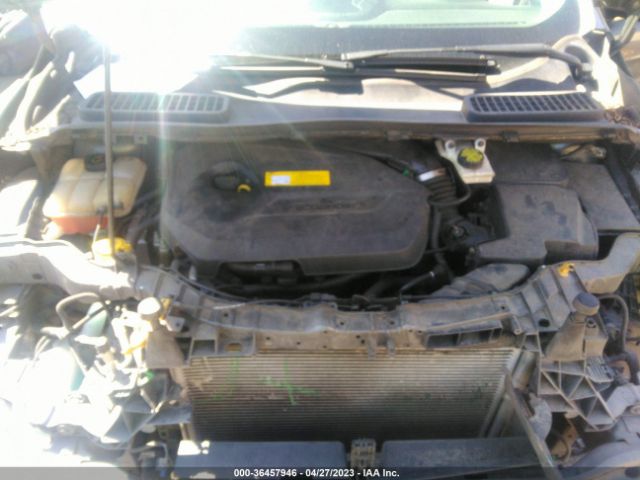 1FMCU9GX5GUA84632 Ford ESCAPE SE