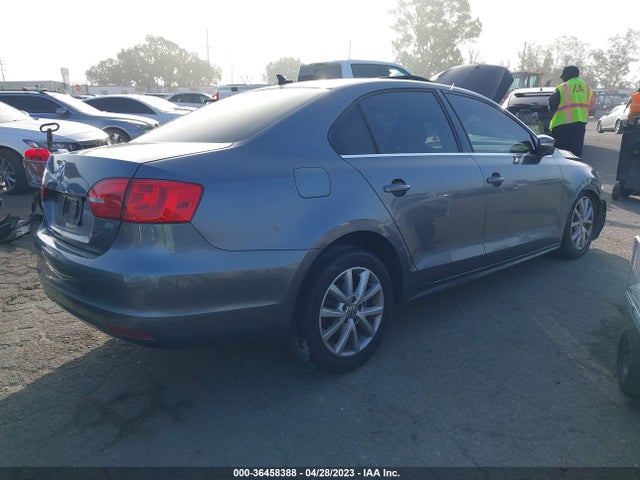3VWD17AJ6EM422497 Volkswagen Jetta Sedan Se
