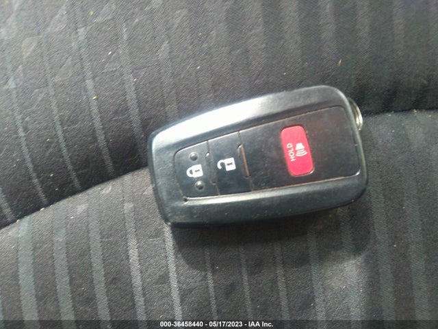 Toyota Prius Two 2016 JTDKBRFU2G3004433 Image 11