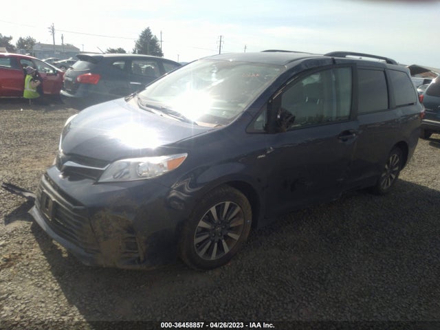Toyota SIENNA LE 2018 5TDJZ3DC6JS194418 Image 2