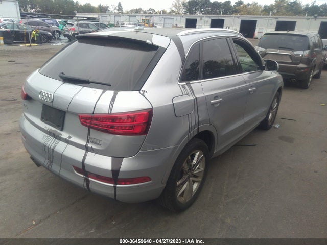 WA1JCCFS7HR002450 Audi Q3 Premium Plus