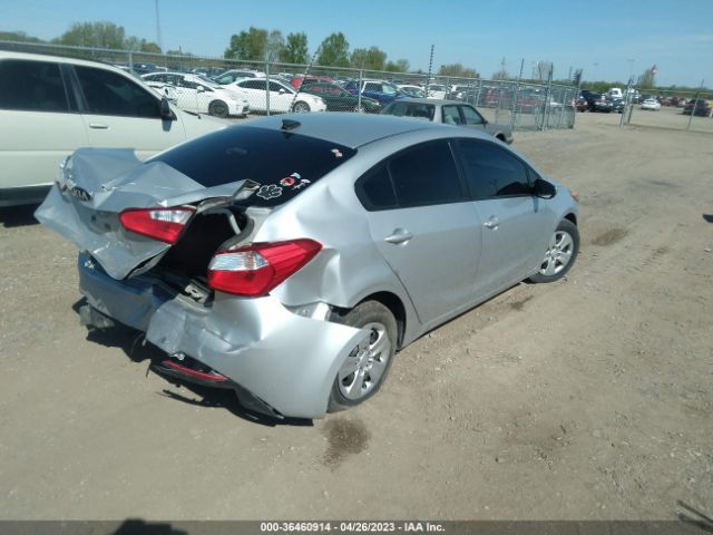 KNAFK4A65F5343622 KIA FORTE LX