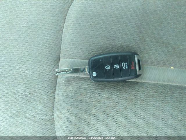 5XXGT4L33GG044117 KIA Optima Lx