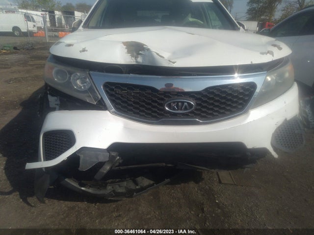 2011 KIA SORENTO LX VIN: 5XYKTDA27BG049118