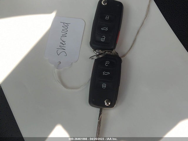 1VWAA7A36JC025467 Volkswagen Passat 2.0t S/r-line
