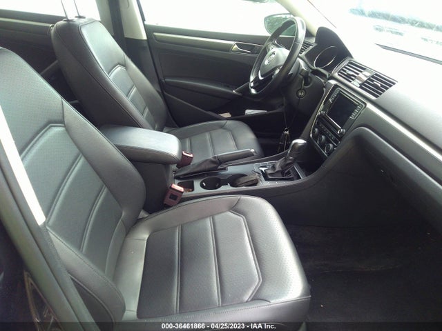 1VWAA7A36JC025467 Volkswagen Passat 2.0t S/r-line