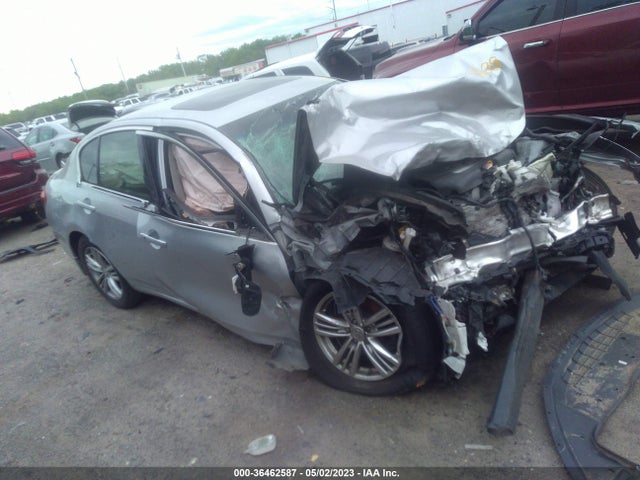 2015 JN1CV6AR3FM524620 main image