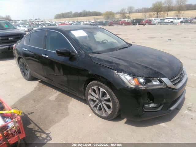 2014 1HGCR2F52EA174379 main image