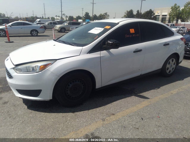 Ford FOCUS S 2016 1FADP3E21GL324906 Image 2