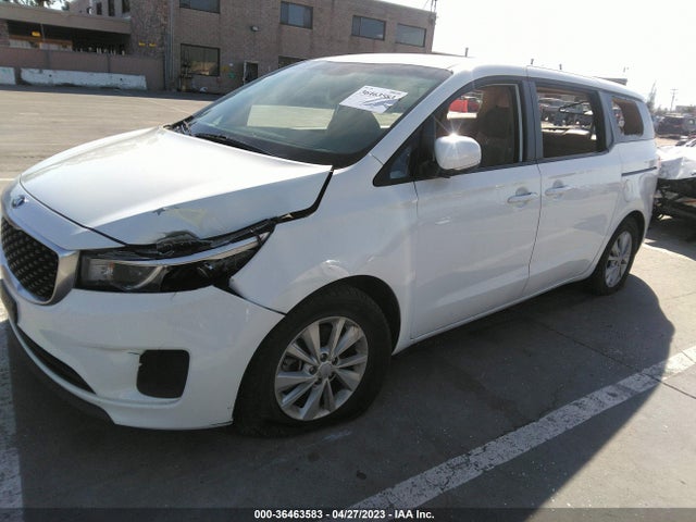 KIA SEDONA LX 2018 KNDMB5C13J6373111 Image 2