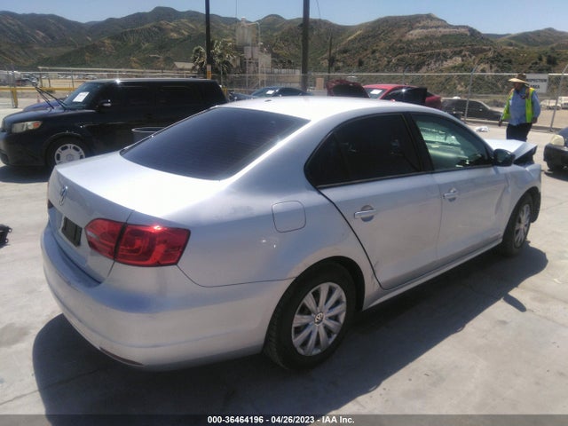 3VW2K7AJ3EM217353 Volkswagen Jetta Sedan S