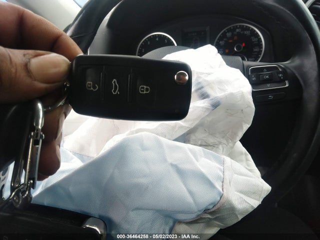 WVGBV7AX9JK001244 Volkswagen TIGUAN LIMITED