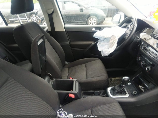 WVGBV7AX9JK001244 Volkswagen TIGUAN LIMITED