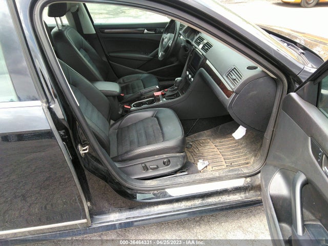 Продаж на аукціоні авто 2015 Volkswagen Passat 2.0l Tdi Sel Premium, vin: 1VWCV7A39FC054806, номер лоту: 36464331