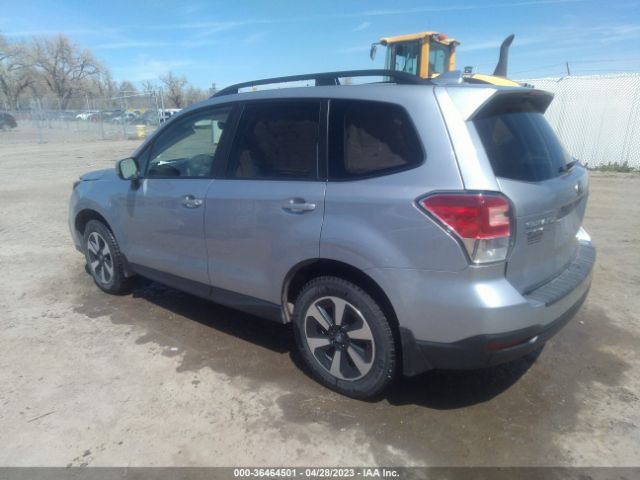 JF2SJAEC3HH486767 Subaru Forester Premium