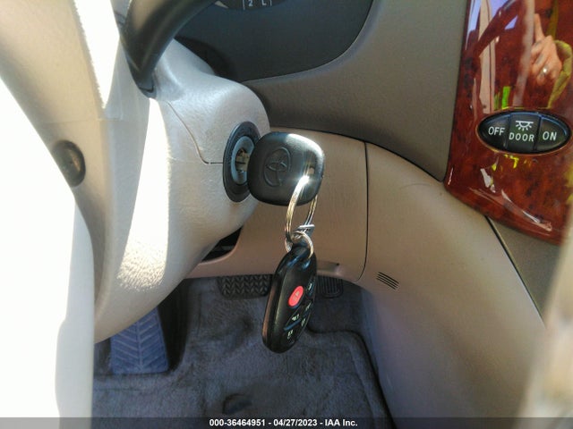 2005 TOYOTA SIENNA XLE VIN: 5TDBA22C55S040197