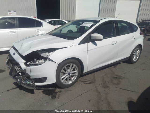Ford FOCUS SE 2018 1FADP3K25JL242706 Image 2