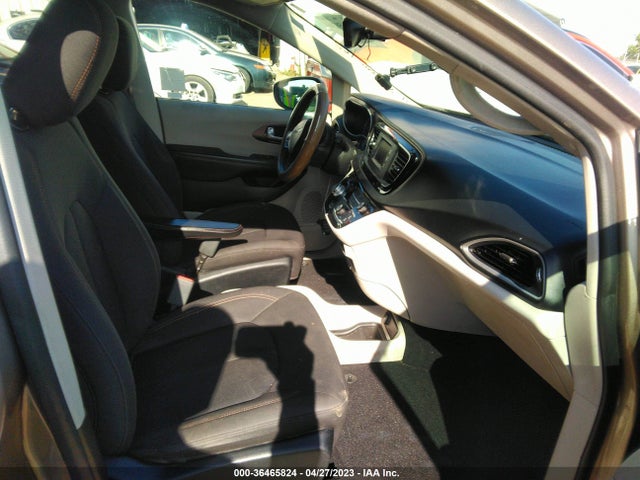 Chrysler Pacifica Lx 2017 2C4RC1CG4HR571795 Image 5