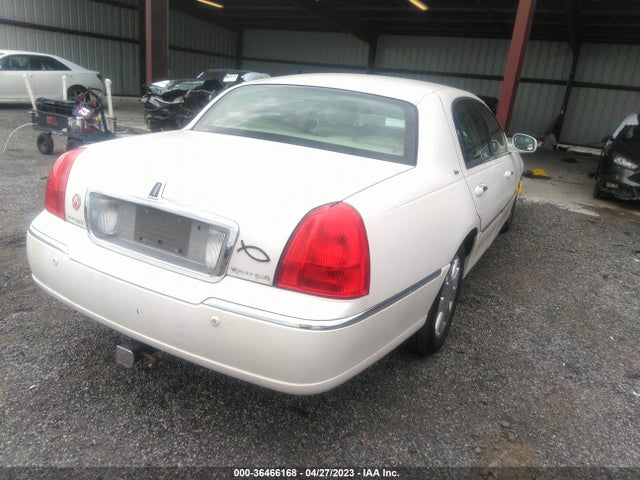 2003 LINCOLN TOWN CAR CARTIER VIN: 1LNHM83W93Y603424