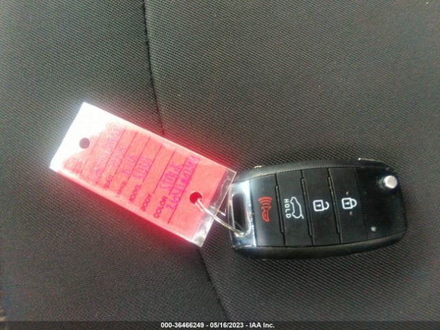 KNDJN2A24K7020635 KIA Soul Base