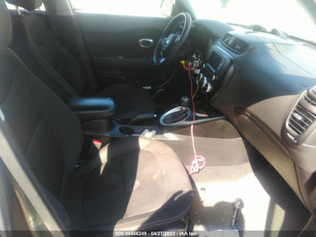 KNDJN2A24K7020635 KIA Soul Base