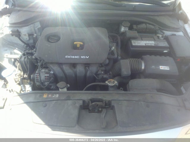Hyundai ELANTRA SE 2017 5NPD74LF0HH107150 Image 11
