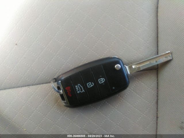 5XYPGDA30LG641528 KIA SORENTO LX