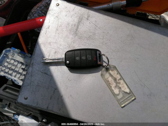 KNDJN2A27E7014378 KIA Soul Base