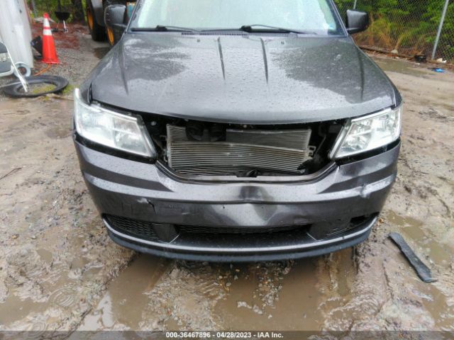 3C4PDCAB9JT272992 Dodge JOURNEY SE