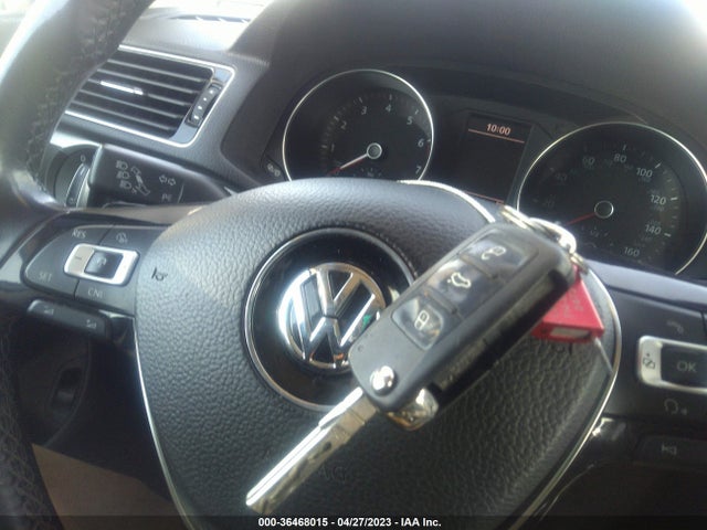 1VWAA7A31JC010097 Volkswagen Passat 2.0t S/r-line