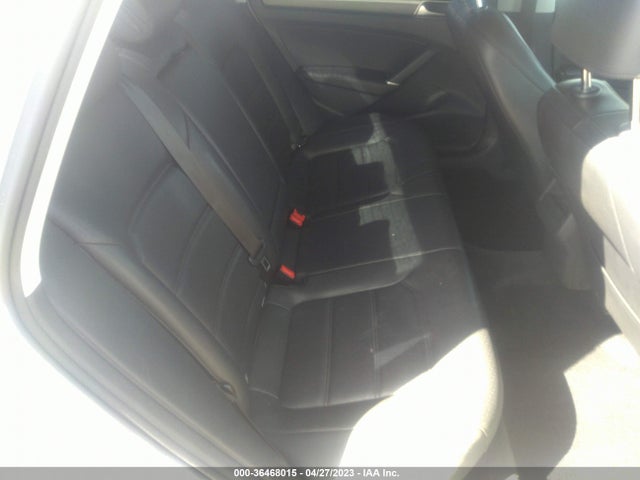 1VWAA7A31JC010097 Volkswagen Passat 2.0t S/r-line