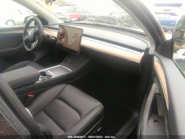Tesla Model Y Long Range 2022 7SAYGDEE8NF572519 Image 5