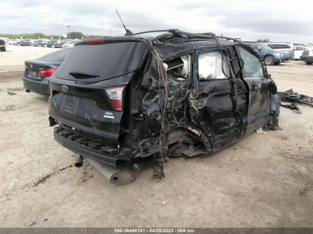 1FMCU0HD8JUD36588 Ford ESCAPE SEL