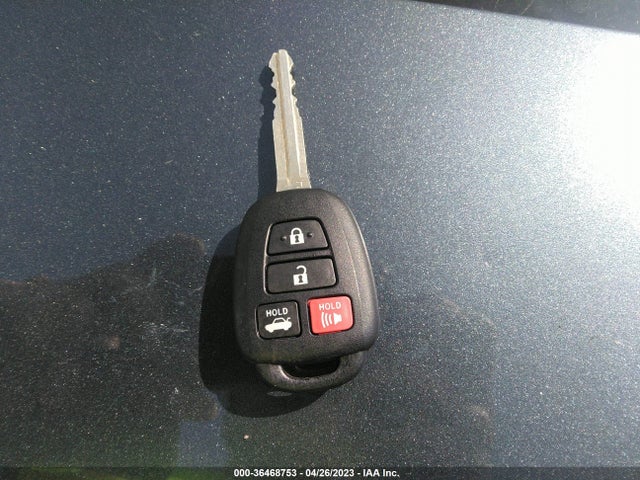 Toyota COROLLA LE 2018 2T1BURHE3JC095582 Image 3