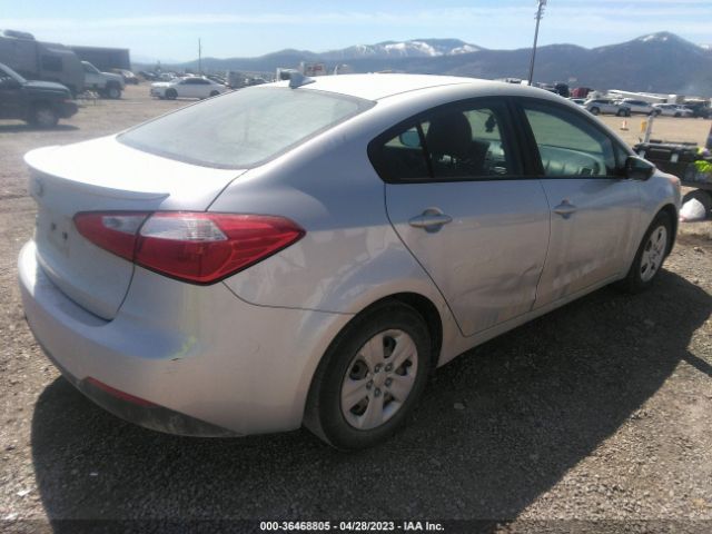 KNAFK4A6XG5503253 KIA FORTE LX