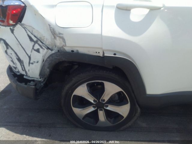 3C4NJCBB5JT271949 Jeep Compass Latitude