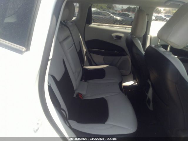 3C4NJCBB5JT271949 Jeep Compass Latitude