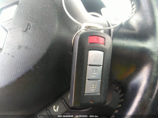 2009 MITSUBISHI OUTLANDER XLS VIN: JA4MS41X79Z012325