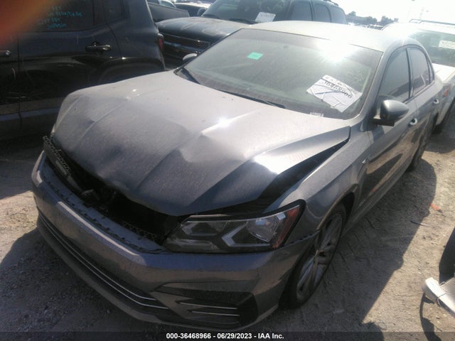 1VWAA7A36JC008880 Volkswagen Passat 2.0t S/r-line