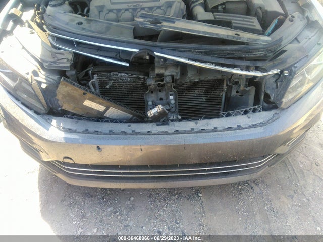 1VWAA7A36JC008880 Volkswagen Passat 2.0t S/r-line