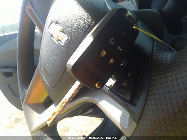 Chevrolet SONIC LS 2015 1G1JA5SH2F4215634 Image 3