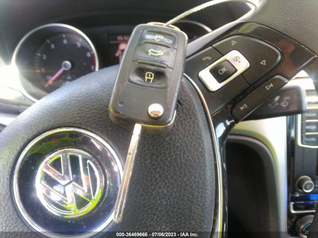 1VWAA7A37JC043265 Volkswagen Passat 2.0t S/r-line
