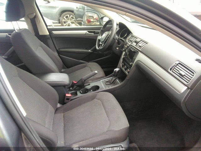 1VWAA7A37JC043265 Volkswagen Passat 2.0t S/r-line