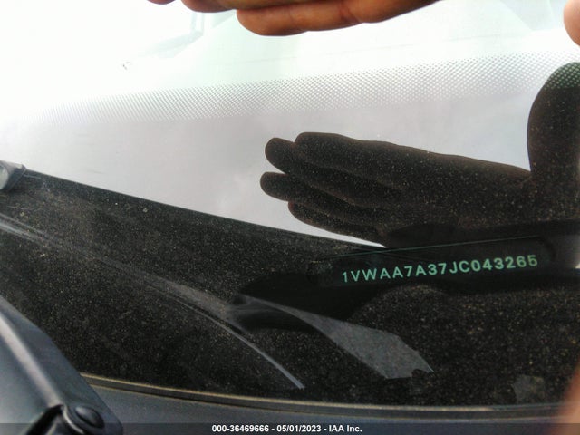 1VWAA7A37JC043265 Volkswagen Passat 2.0t S/r-line