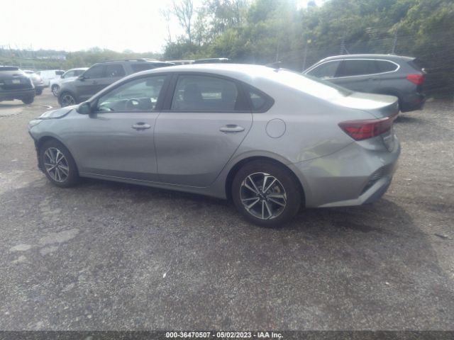 3KPF24AD2NE494910 KIA Forte Lxs