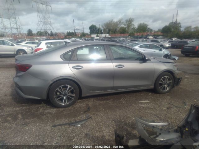 3KPF24AD2NE494910 KIA Forte Lxs