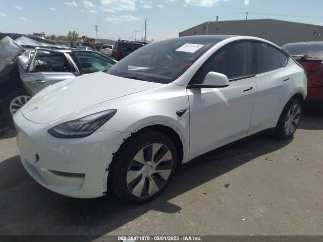 Tesla Model Y Long Range 2021 5YJYGAEE2MF217081 Image 2